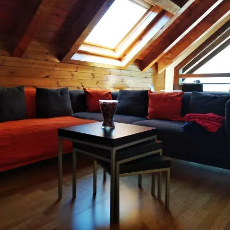 Apartment Duplex Familiar En *