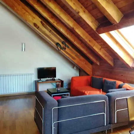 Apartment Duplex Familiar En *