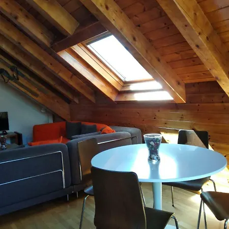 Apartment Duplex Familiar En *